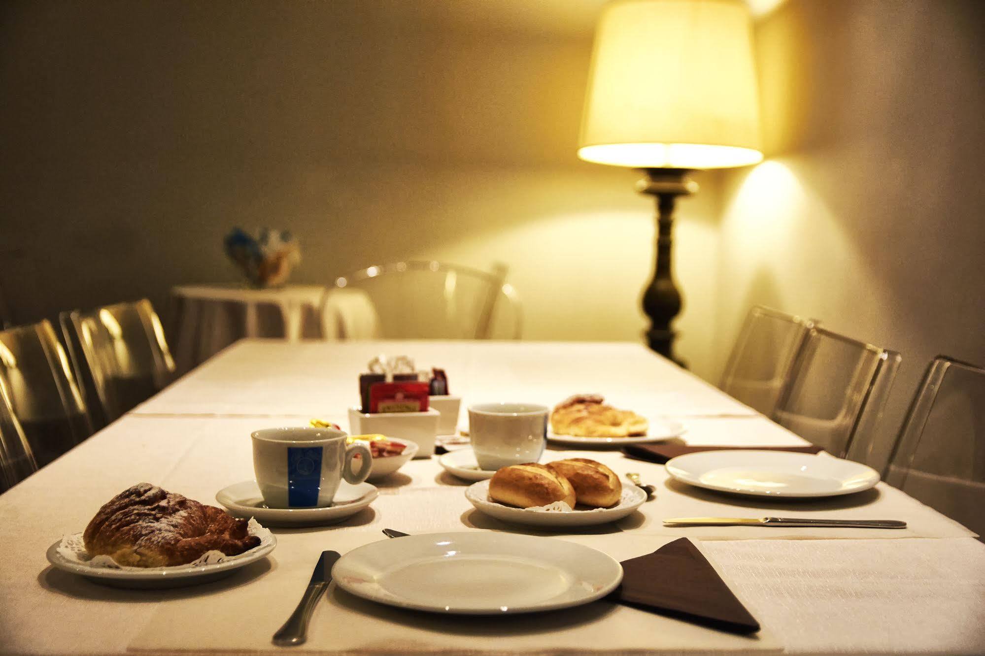Bed & Breakfast Condotti 29